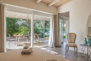 Villa, 4 Bedrooms | 4 bedrooms, iron/ironing board, cots/infant beds, free WiFi - TD Il Vecchio Fienile Outdoor Kitchen with Pool View (Polignano a Mare)