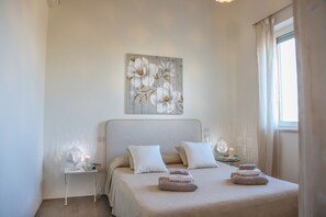 Villa, 4 Bedrooms | 4 bedrooms, iron/ironing board, cots/infant beds, free WiFi - TD Il Vecchio Fienile Outdoor Kitchen with Pool View (Polignano a Mare)