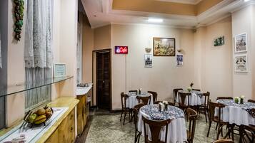 Petit déjeuner buffet (25 BRL par personne)