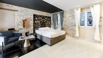 Kamar Kota, 1 Tempat Tidur Queen, pemandangan kota | 1 kamar tidur, minibar, meja kerja, dan tirai kedap cahaya