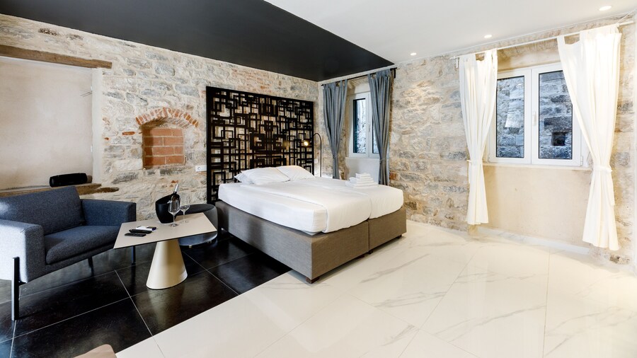 Palace Luxury Room