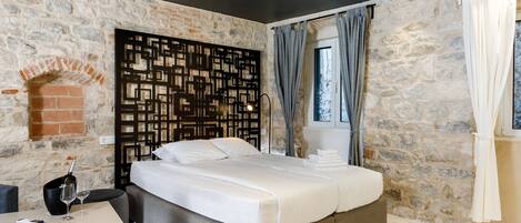 1 bedroom, minibar, desk, blackout curtains