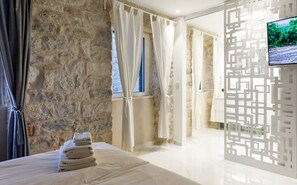 City Room, 1 Queen Bed, City View | 1 bedroom, minibar, desk, blackout curtains - Palace Luxury Room (Split)