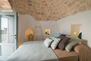 5 habitaciones, tabla de planchar con plancha, cunas y wifi gratis 