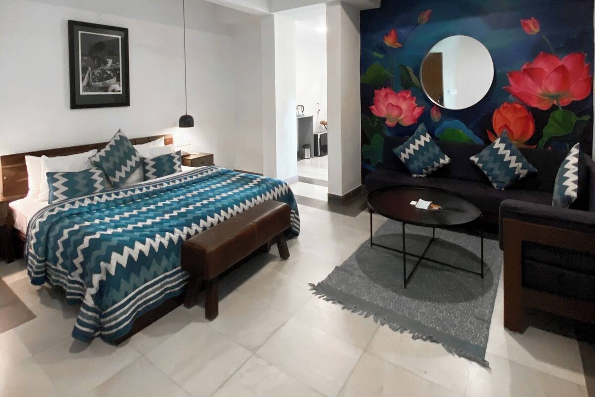 Junior Suite, Terrace | 1 bedroom, minibar, in-room safe, desk
