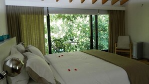 House, 1 Bedroom | Egyptian cotton sheets, premium bedding, individually decorated - Self Catering Quinta Lamosa - Responsible Tourism for 2 People (Arcos de Valdevez)