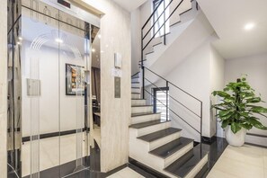 Staircase - Lotus Inn Serviced Apartment (Hanoi)