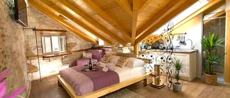 Luxury Loft, 1 King Bed, City View