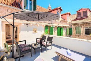 Íbúð - verönd (Cindro) | Verönd/útipallur