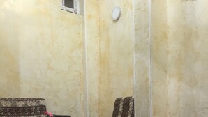 Comfort Suite, 1 Queen Bed | Living area - Maria hostel (Yerevan)