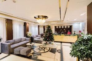 Lobby sitting area - A&D Luxury Hotel (Hanoi)