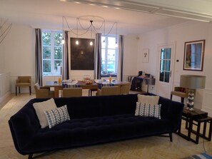 TV - Cour 1865 (Pierry)