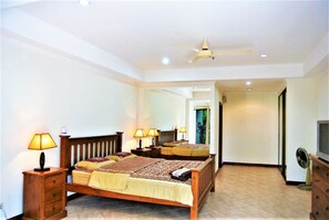 1 habitación, tabla de planchar con plancha, wifi gratis y ropa de cama 