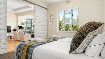 Căn hộ Premier, nhiều giường, quang cảnh núi | 2 phòng ngủ, bàn, bàn ủi/dụng cụ ủi quần áo