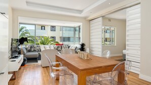 Appartement « Premier », plusieurs lits, vue montagne | Restauration dans la chambre