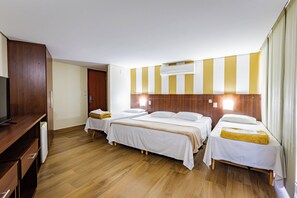 Superior Triple Room | Minibar, desk, blackout drapes, iron/ironing board - Bevile Hotel (Cataguases)