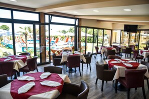 Breakfast area - Mobile Homes Giovanni's beach Copacabana (Ulcinj)