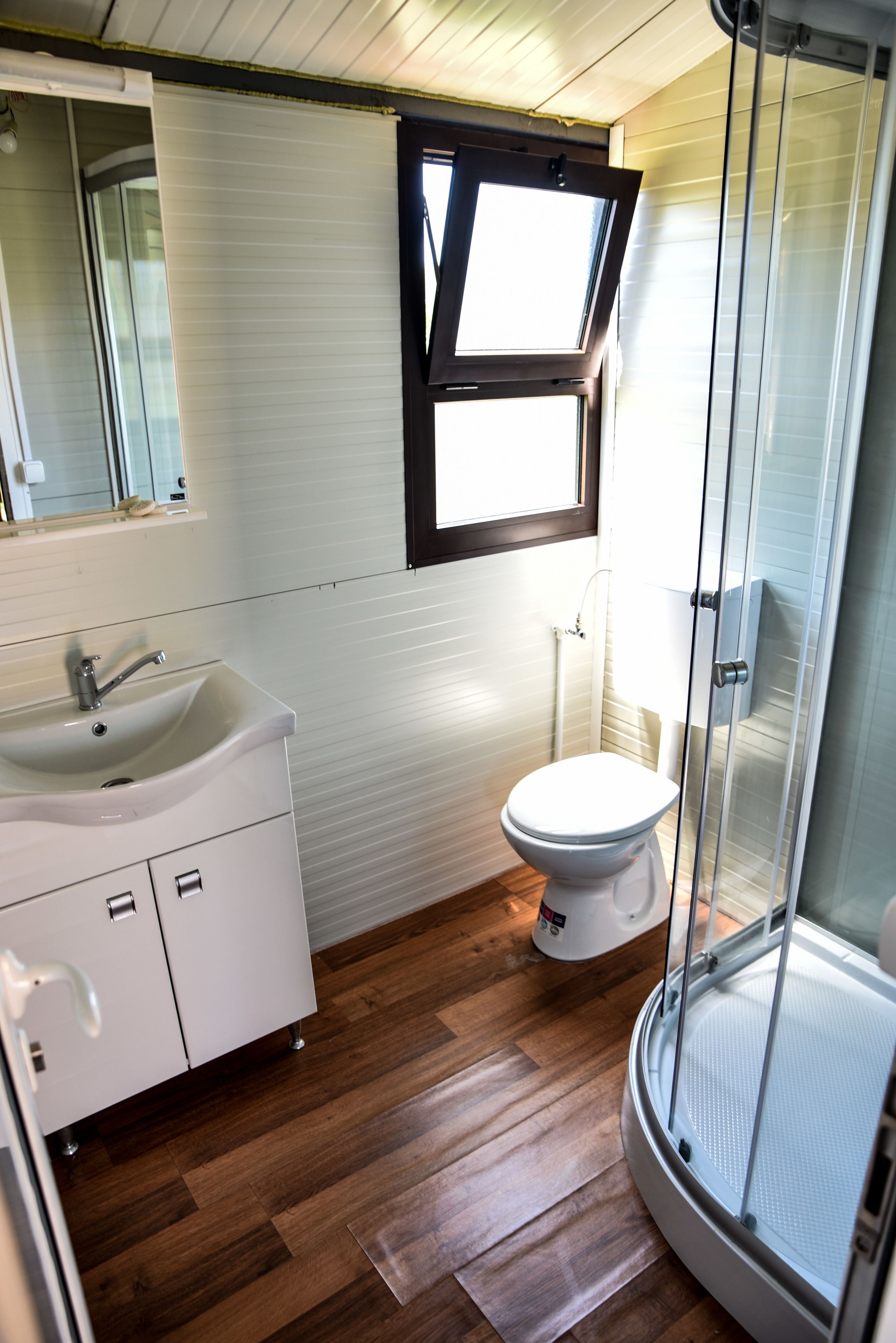 Mobile Grand-Unterkunft, Mehrere Betten | Dusche im Bad