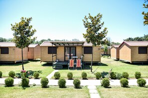 Family Mobile Home, Multiple Beds | Terrace/patio