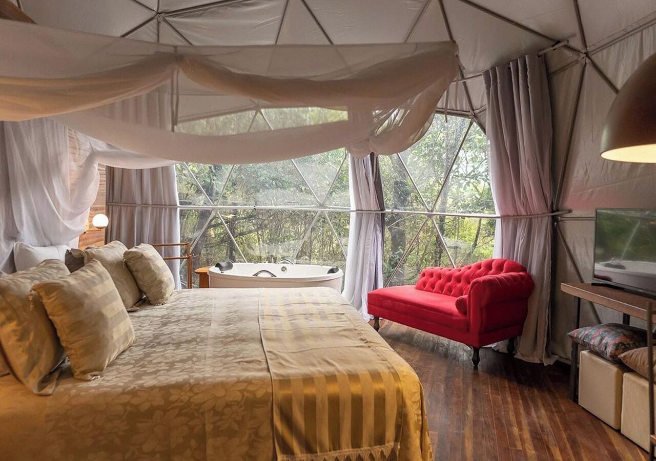 Premium Cabin, Kitchen | Minibar, blackout curtains, free WiFi, bed sheets