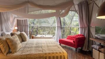 Premium Cabin, Kitchen | Minibar, blackout drapes, free WiFi, bed sheets