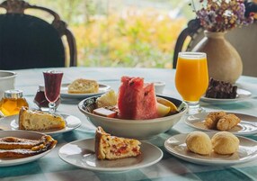 Desayuno completo incluido todos los días 