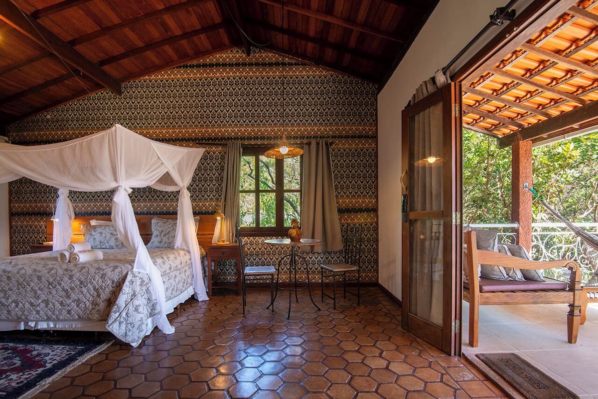 Double Room (Capao do Vale 18) | Minibar, blackout curtains, free WiFi, bed sheets