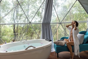 Premium Cabin, Kitchen | Private spa tub - Pousada do Capão (Palmeiras)