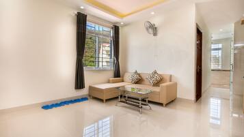 Apartment, 1 Bedroom | Desk, free WiFi