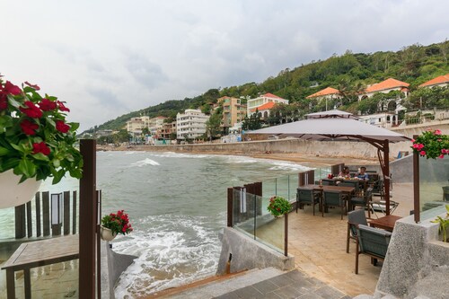 Marine Hotel & Apartment