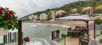 Marine Hotel & Apartment