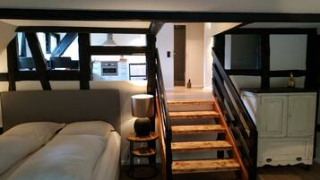 Augusta | Meja kerja dan Wi-Fi gratis