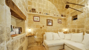 Traditional Villa | In-room safe, WiFi (free), bed sheets - Gozobreak Villas (Kercem)