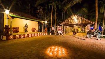 1896 HERITAGE VILLA ROOMS | 1 bedroom, minibar, desk, laptop workspace