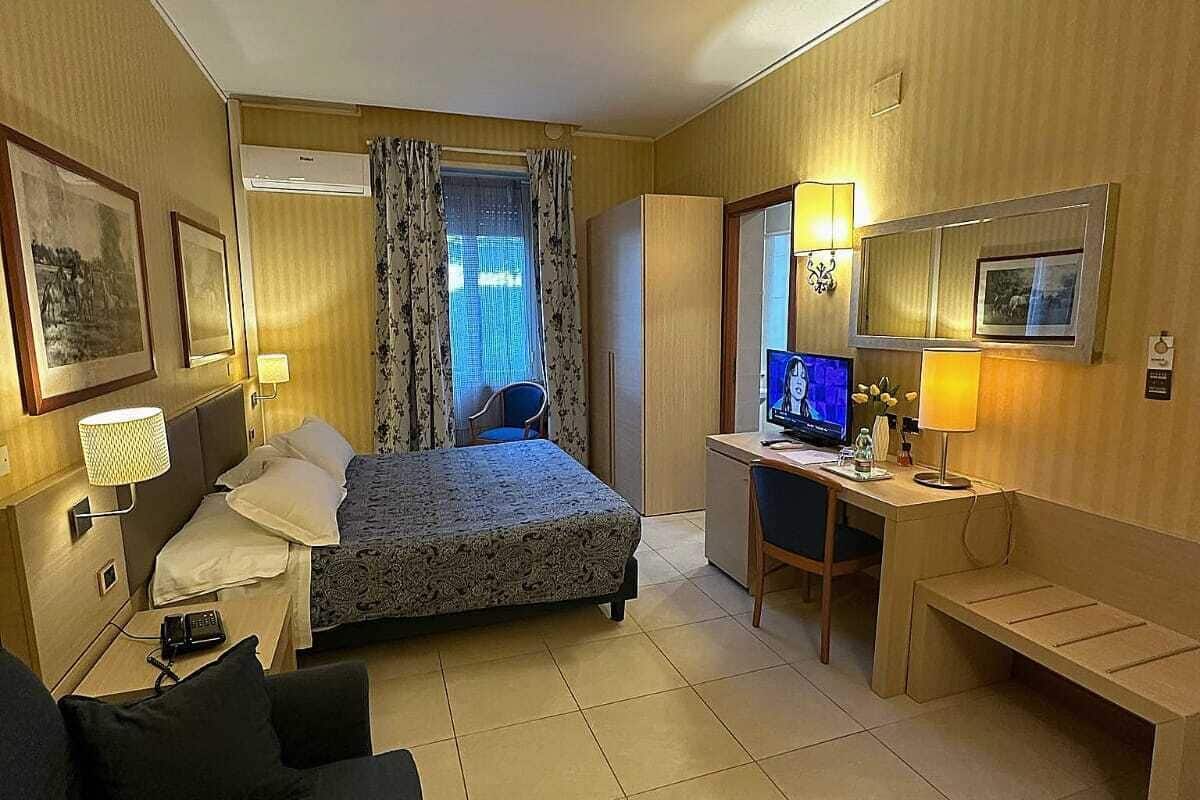 1 bedroom, in-room safe, desk, free cots/infant beds