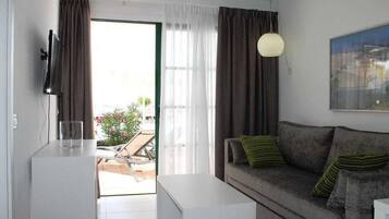 Een flatscreentelevisie