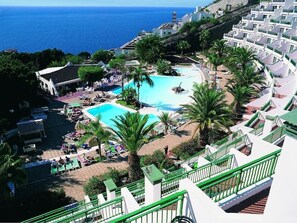 3 outdoor pools, lifeguards on site - Babalu (Mogan)