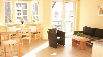 Ferienwohnung | Wohnbereich | Flachbildfernseher