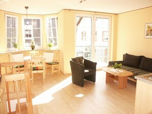 Vacation Home | Living area | Flat-screen TV - Gutshof Zenz (Ediger-Eller)