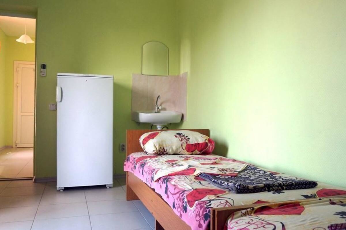 Habitación triple económica, 3 camas individuales | Wifi gratis y ropa de cama