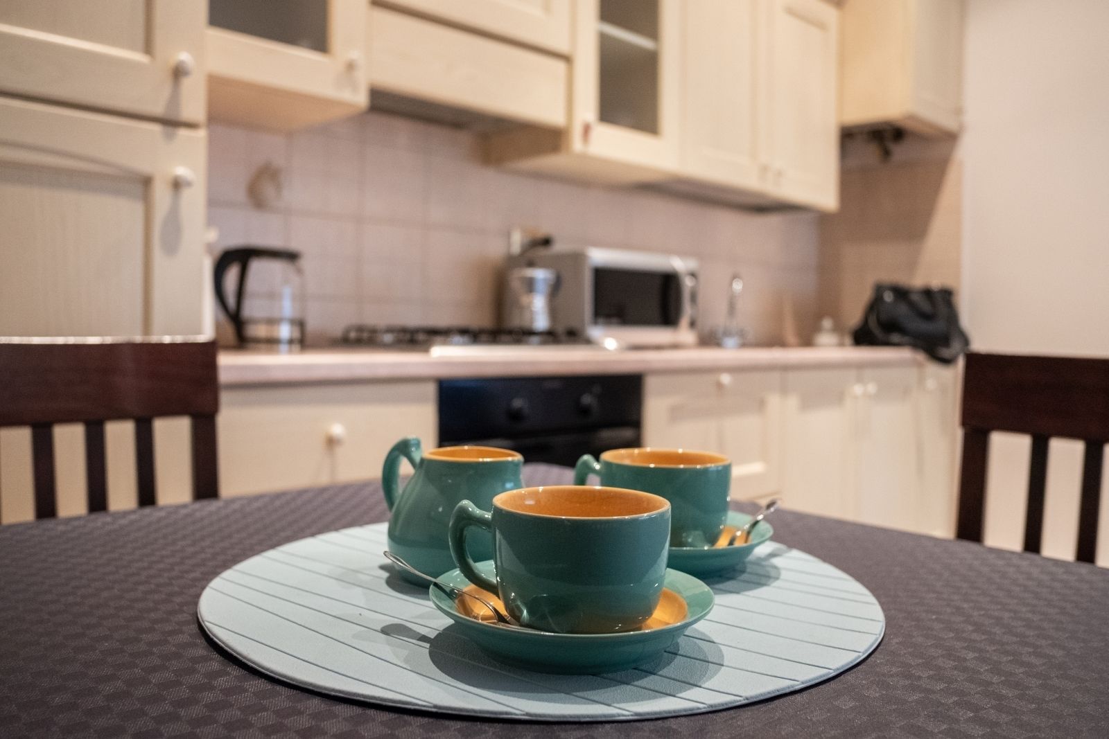 Apartamento, 2 quartos | Opções para refeição no quarto