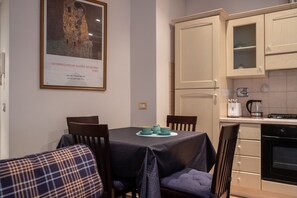 Apartment, 2 Bedrooms | In-room dining