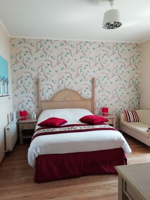 Decoración personalizada, muebles diferentes y escritorio