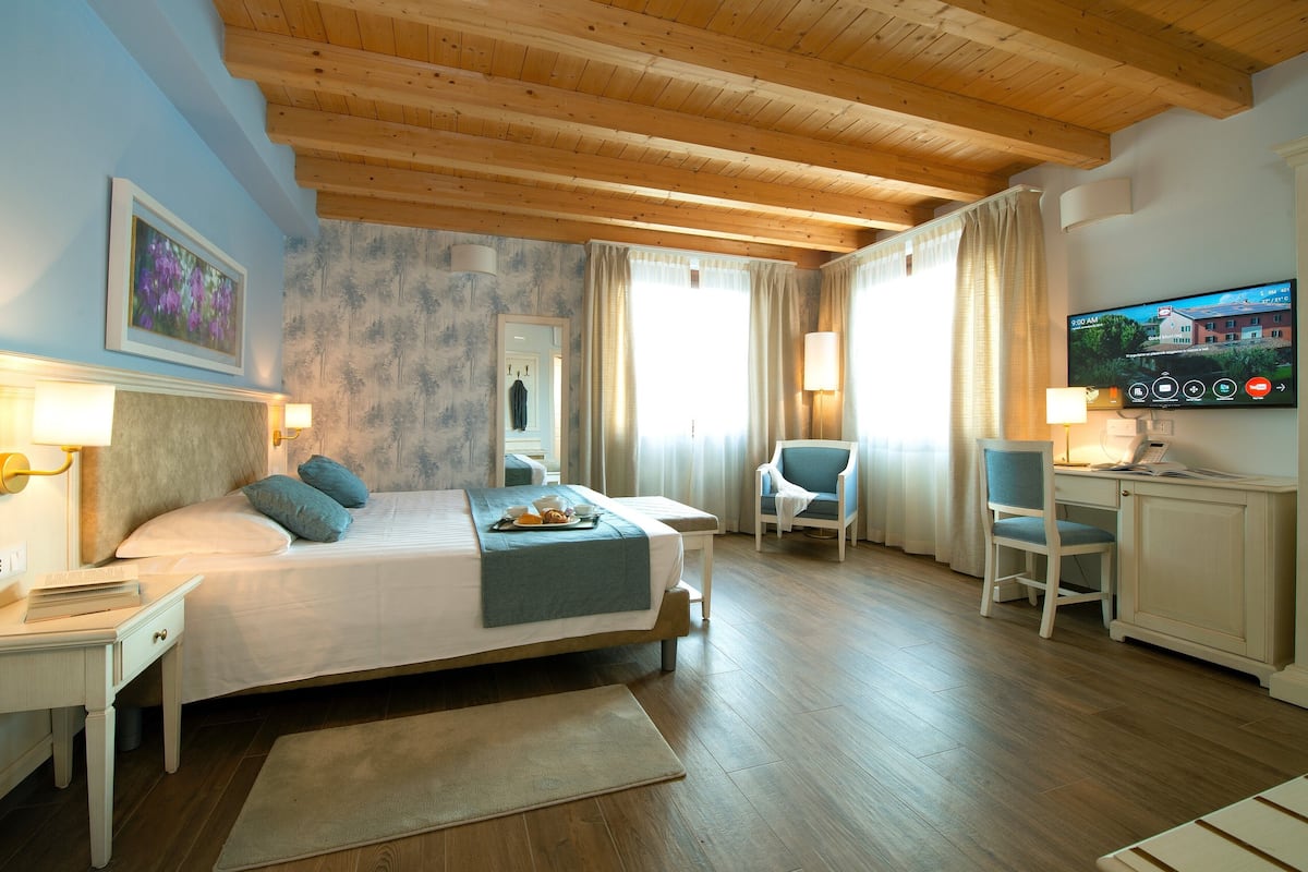 Superior Room | 2 bedrooms, premium bedding, down comforters, minibar