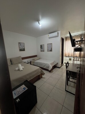 Standard Room, Partial Sea View | Minibar, desk, iron/ironing board, free WiFi - Pousada Mar Aberto (Salvador)