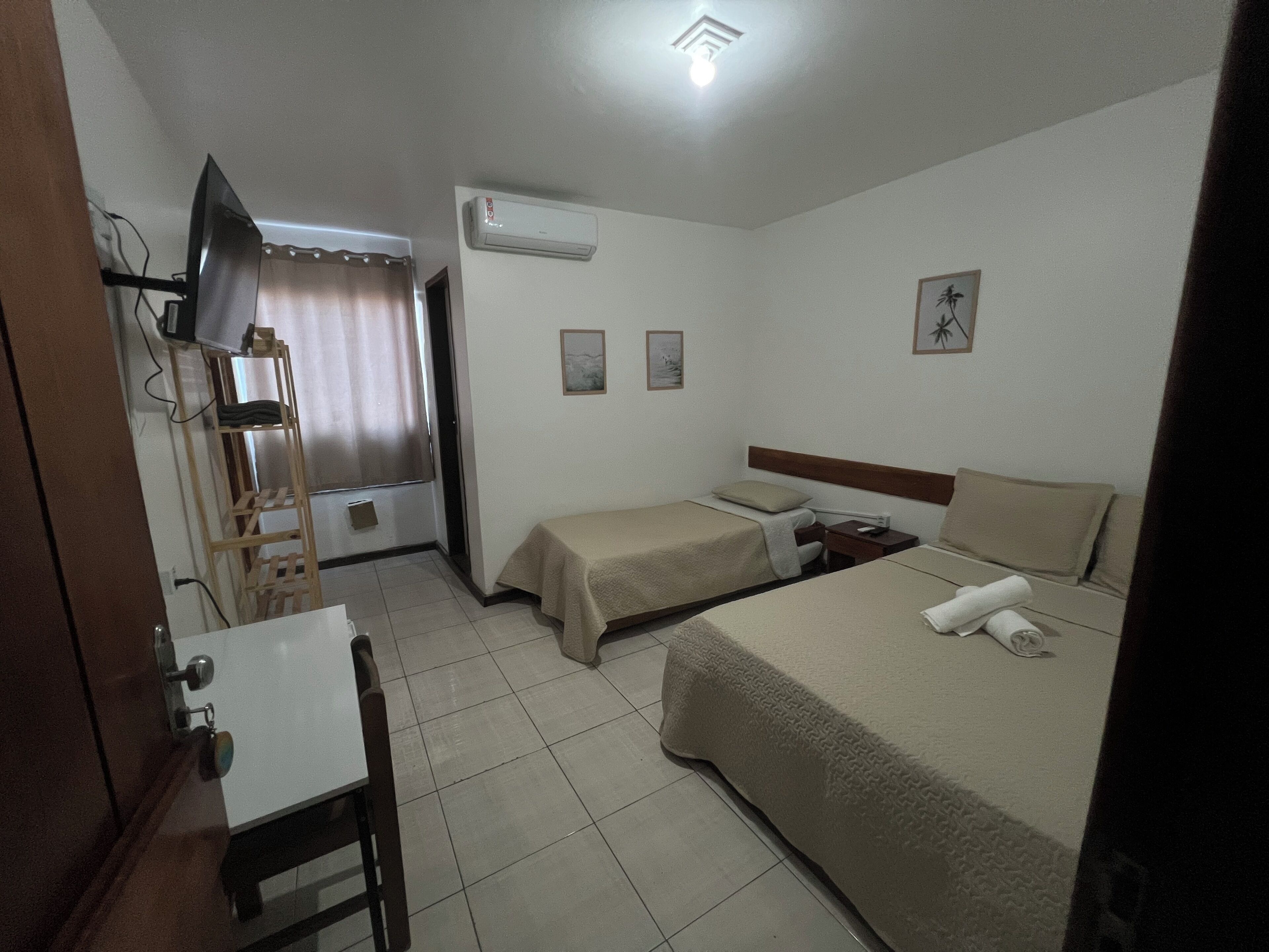 标准房, 部分海景 | 迷你吧、办公桌、熨斗/熨板、免费 WiFi