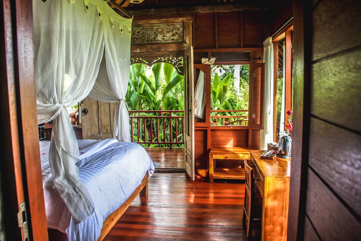 Deluxe Cottage, 1 King Bed, Garden View