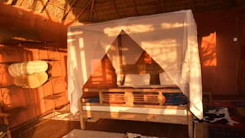 1 bedroom, iron/ironing board, bed sheets