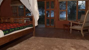 1 chambre, fer et planche à repasser, draps fournis