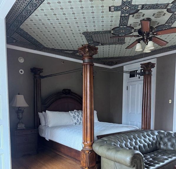 Deluxe-Doppelzimmer, 1 King-Bett, Blick auf den Innenhof